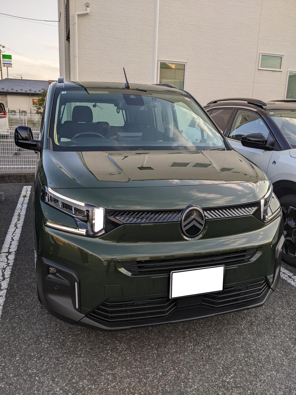 BERLINGO MAX シリカグリーン　ご納車ありがとうございました。