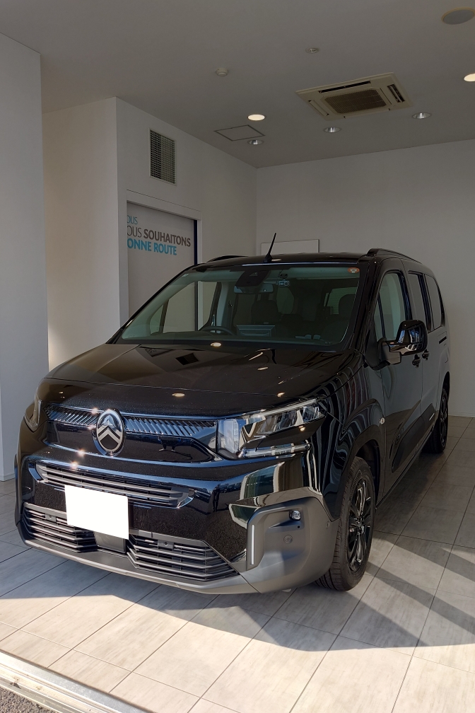NEWベルランゴ　LONG MAX  BlueHDi  Black Edition　ご納車！
