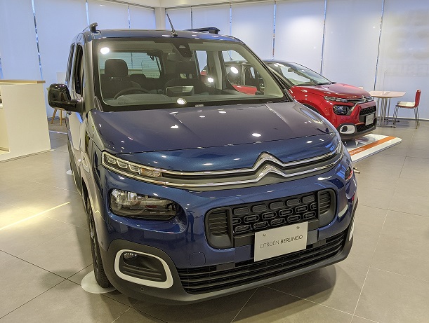 BERLINGO　ディープブルー展示中です！